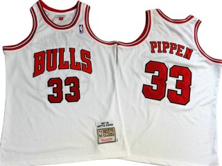 M&N Chicago Bulls #33 Scottie Pippen White 1997/98 Hardwood Classics Jersey